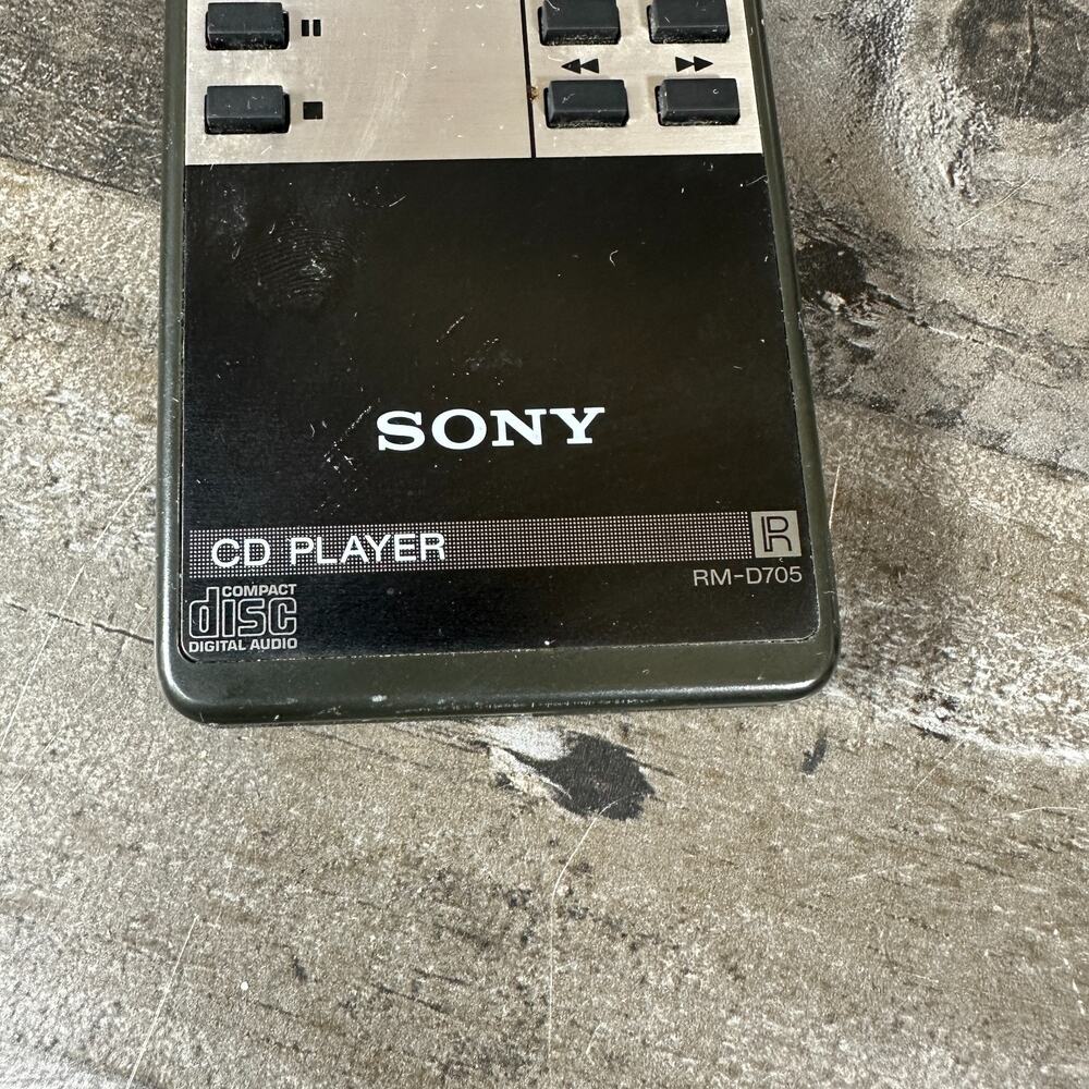 Sony Remote Control RM-D705 (5-Disc CD Player) WORKING - Picture 2 of 4